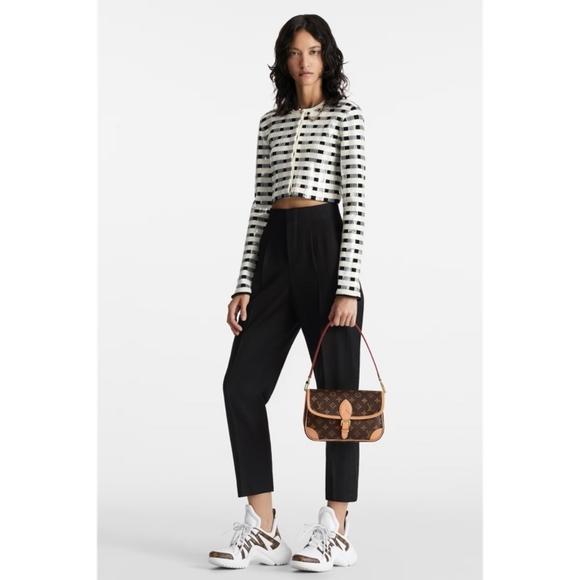 Like NEW!!! Louis Vuitton LV Monogram Crossbody Bag Diane IN Excellent Condition - Picture 9 of 16